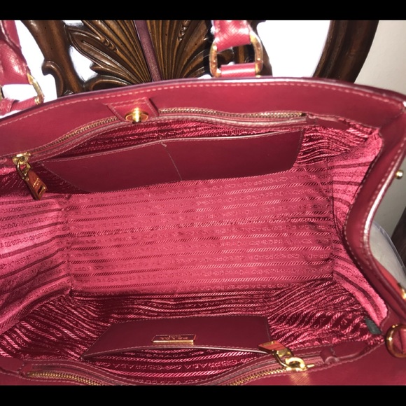 Prada Saffiano LUX  Cerise +Fuoco - Picture 5 of 9